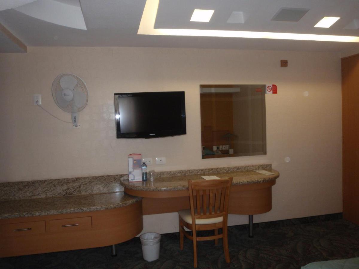 Hotel Plaza Las Fuentes San Juan San Juan Cuautlancingo Extérieur photo