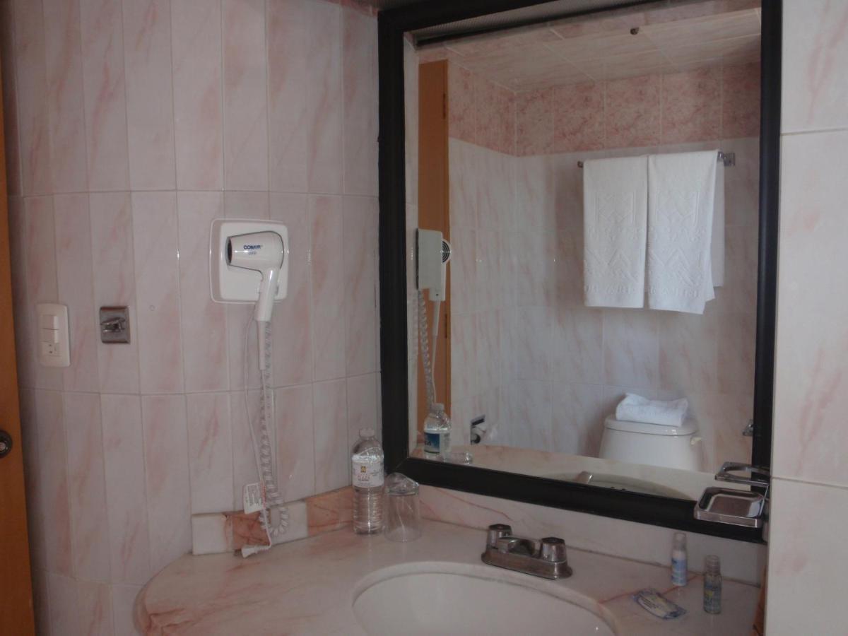Hotel Plaza Las Fuentes San Juan San Juan Cuautlancingo Extérieur photo